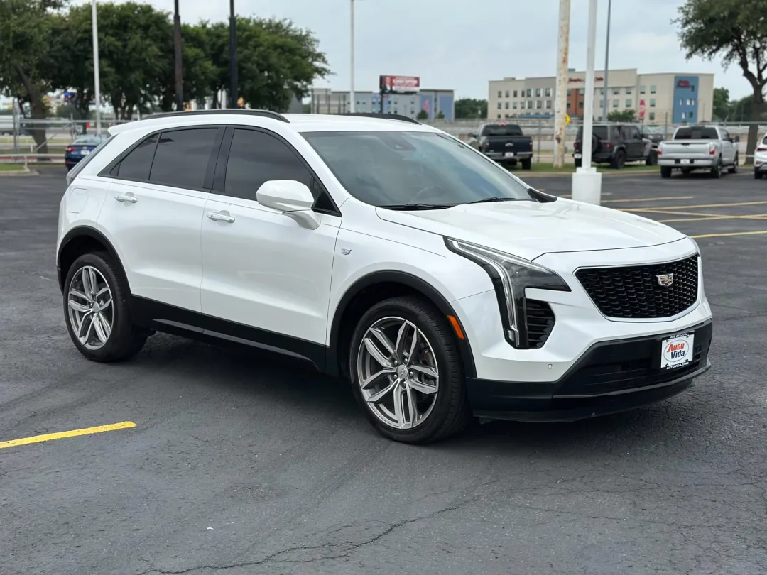 2020 Cadillac XT4 - 1GYFZER40LF054171 - Image #4