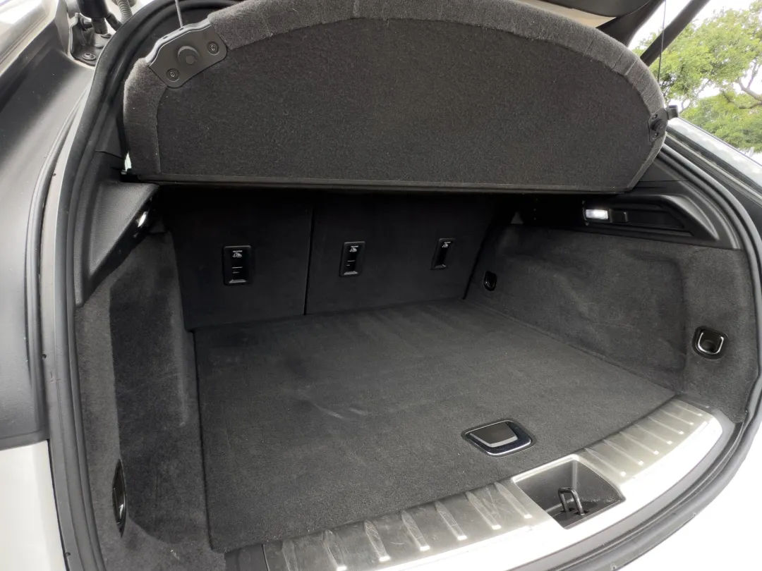 2020 Cadillac XT4 - 1GYFZER40LF054171 - Image #28